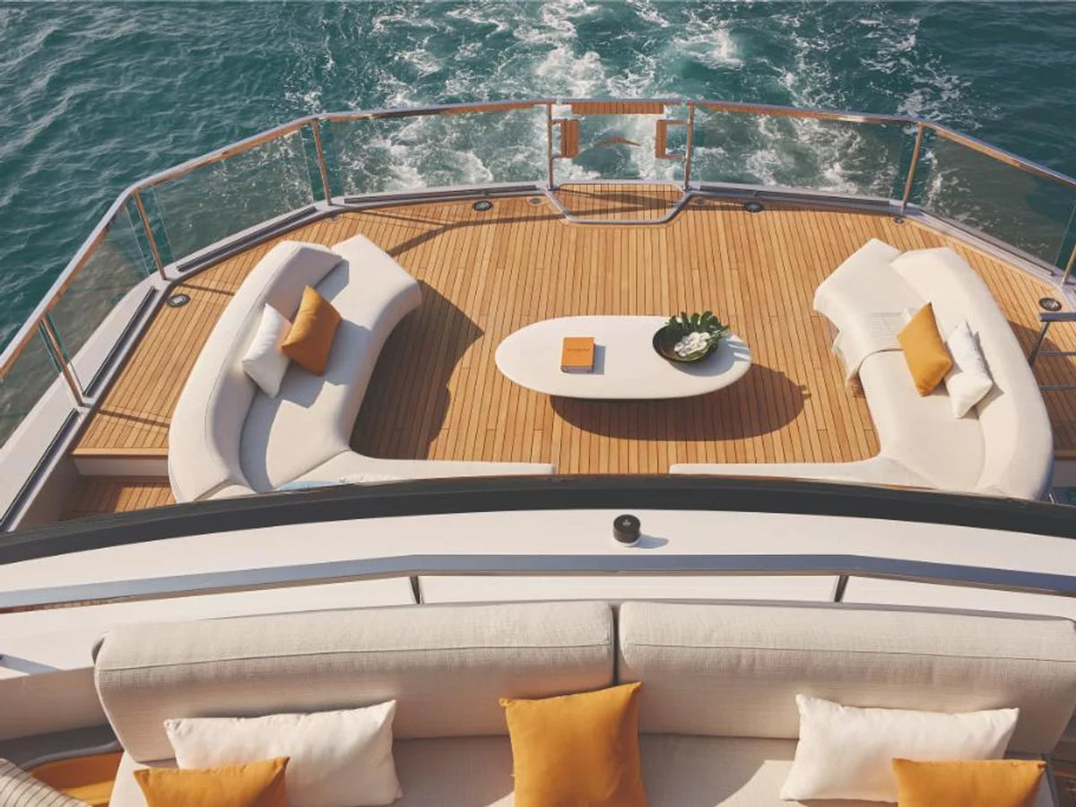 2027 Azimut Grande Trideck 125.0 feet, Inuvik, Northwest Territories #11