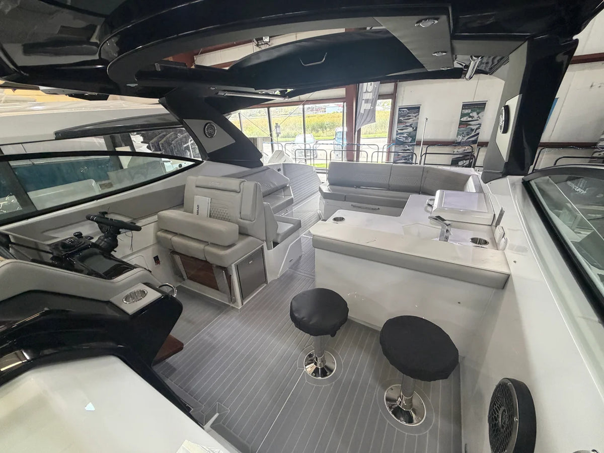 2027 Cruisers Yachts 38 GLS 38.0 feet, Grand Haven, MI #22