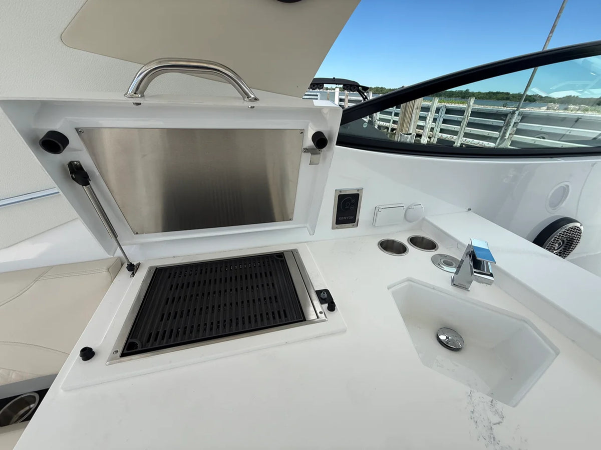 2027 Cruisers Yachts 38 GLS Outboard 38.0 feet, Harrison Township, MI #15