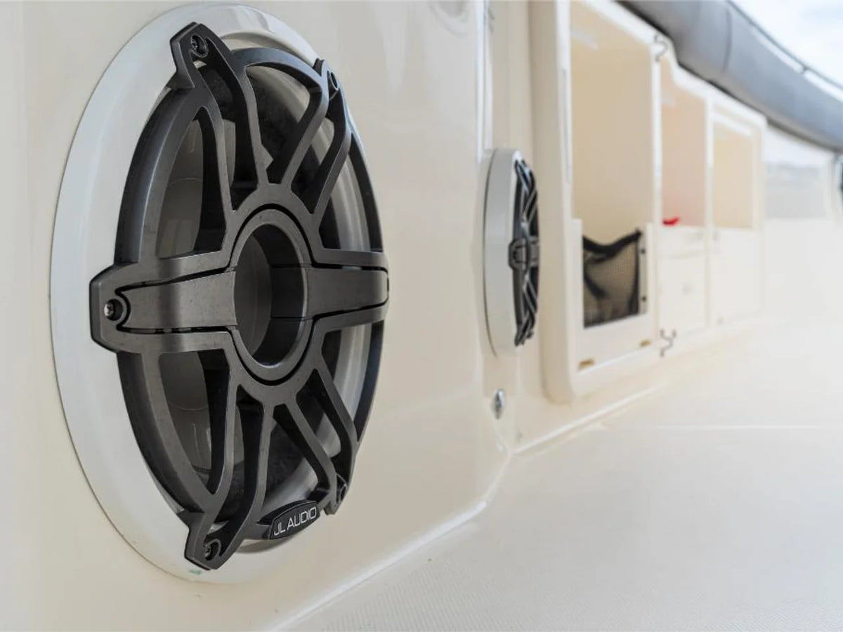 2027 Boston Whaler 360 Outrage 36.0 feet, Inuvik, Northwest Territories #10