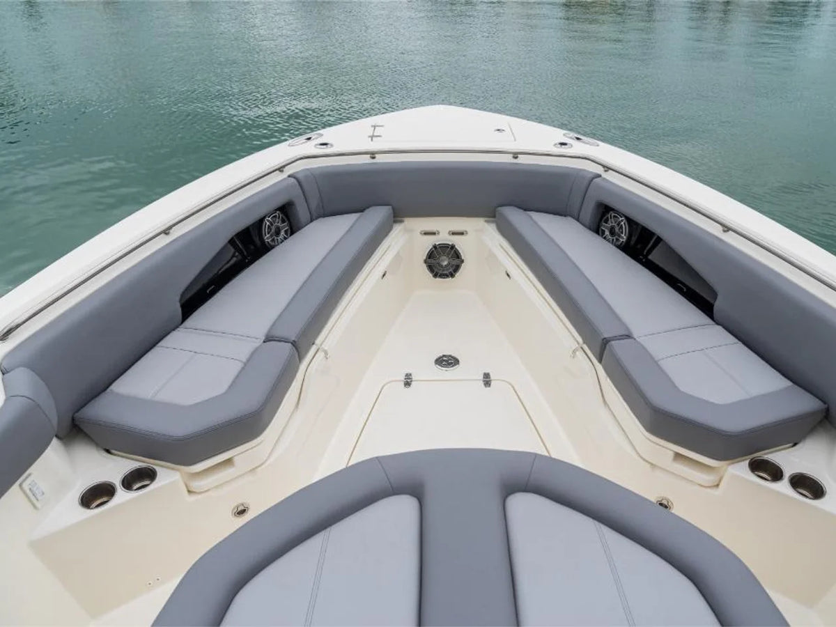 2027 Boston Whaler 360 Outrage 36.0 feet, Inuvik, Northwest Territories #28