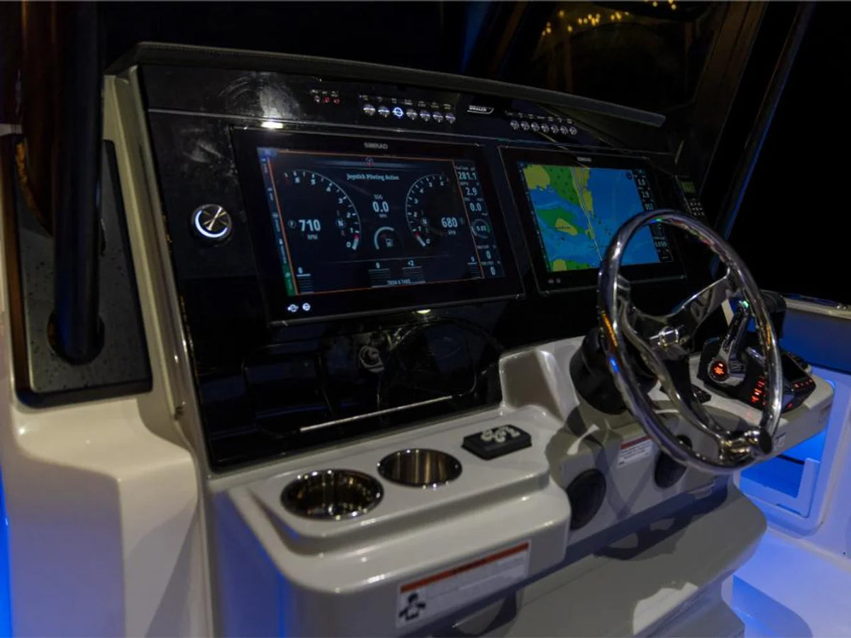 2027 Boston Whaler 360 Outrage 36.0 feet, Inuvik, Northwest Territories #47
