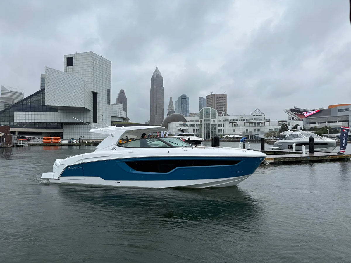 2027 Cruisers Yachts 38 GLS Outboard 38.0 feet, Harrison Township, MI #40