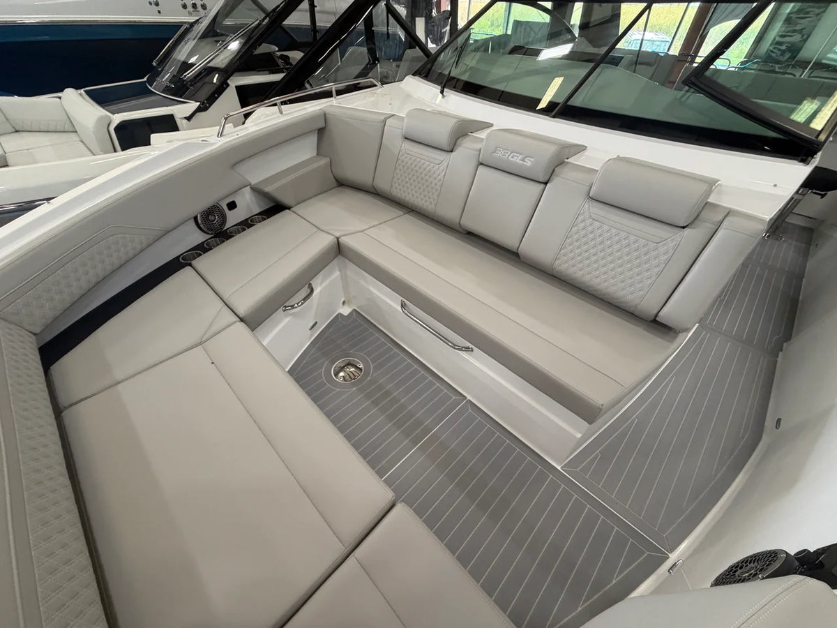 2027 Cruisers Yachts 38 GLS 38.0 feet, Grand Haven, MI #31