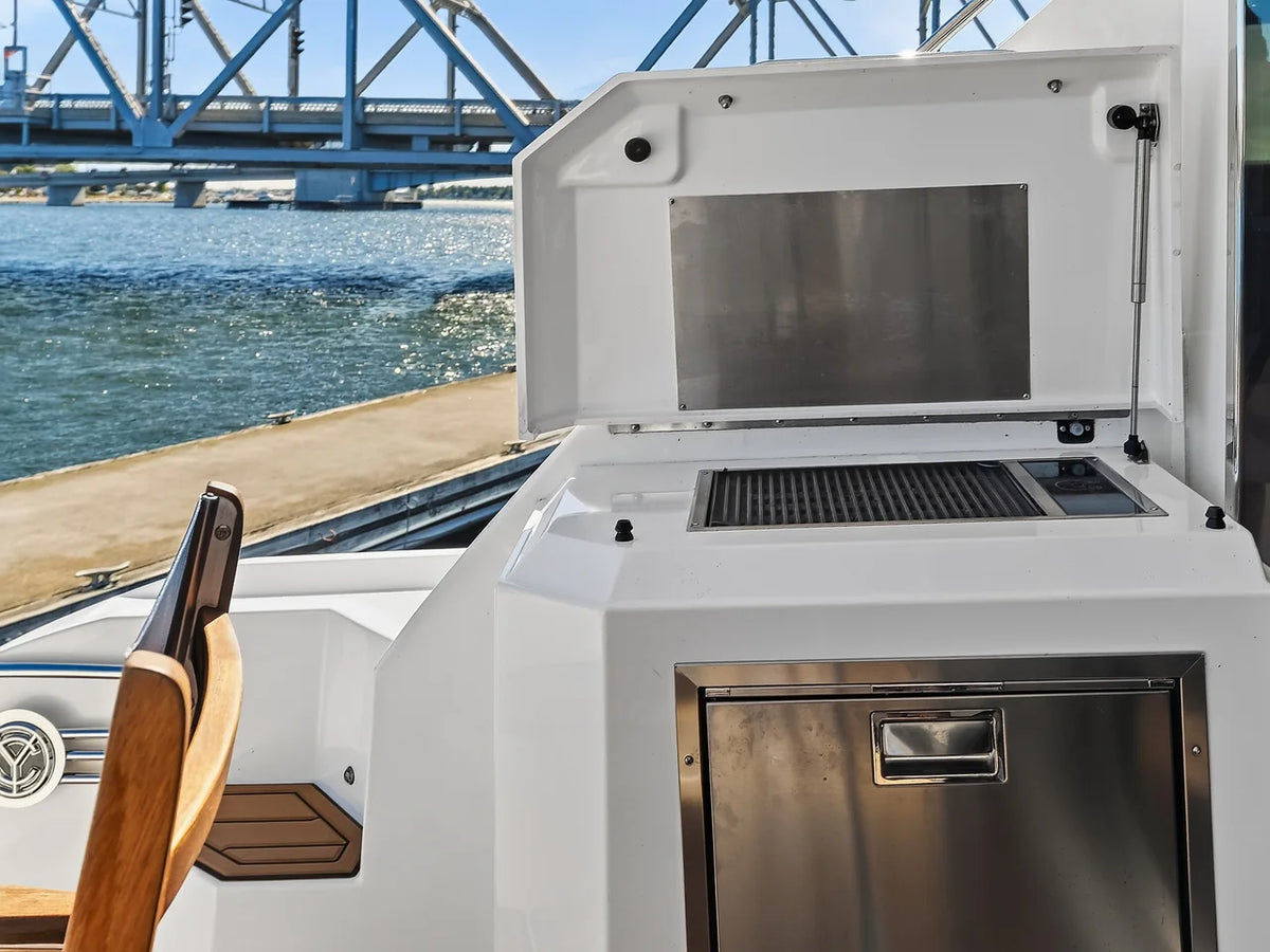 2017 Cruisers Yachts 48 CANTIUS 48.0 feet, Sturgeon Bay, WI #21