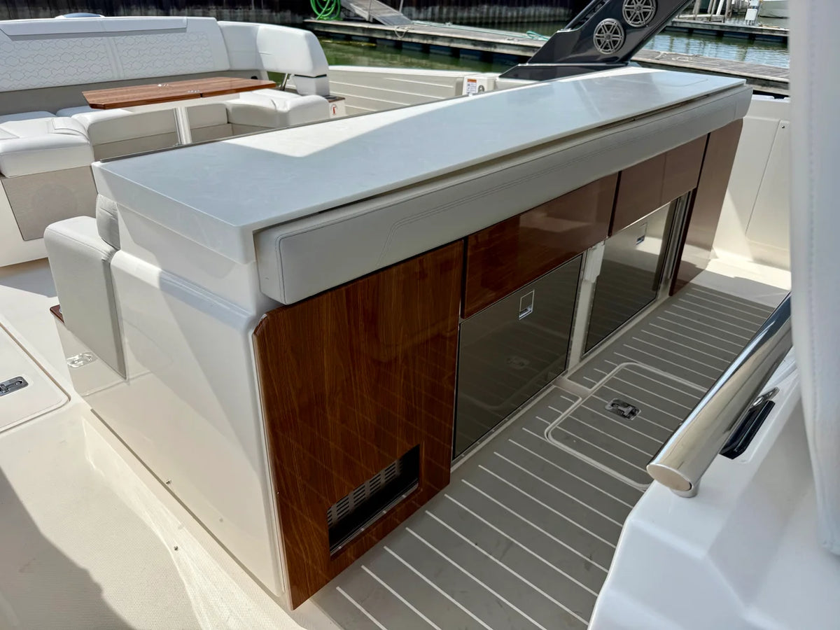 2027 Tiara Yachts 43LS 43.0 feet, Harrison Township, MI #24