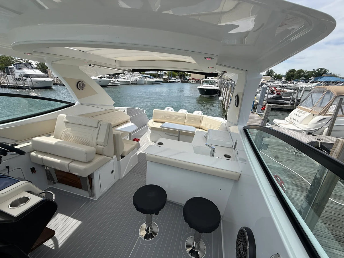 2027 Cruisers Yachts 38 GLS Outboard 38.0 feet, Harrison Township, MI #24