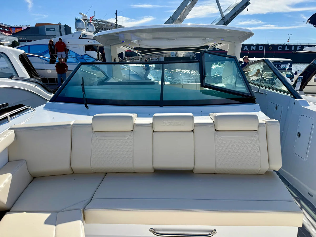 2027 Cruisers Yachts 38 GLS Outboard 38.0 feet, Harrison Township, MI #26