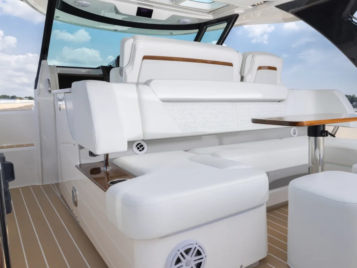2027 Tiara Yachts 39 LS 39.0 feet, Inuvik, Northwest Territories #7