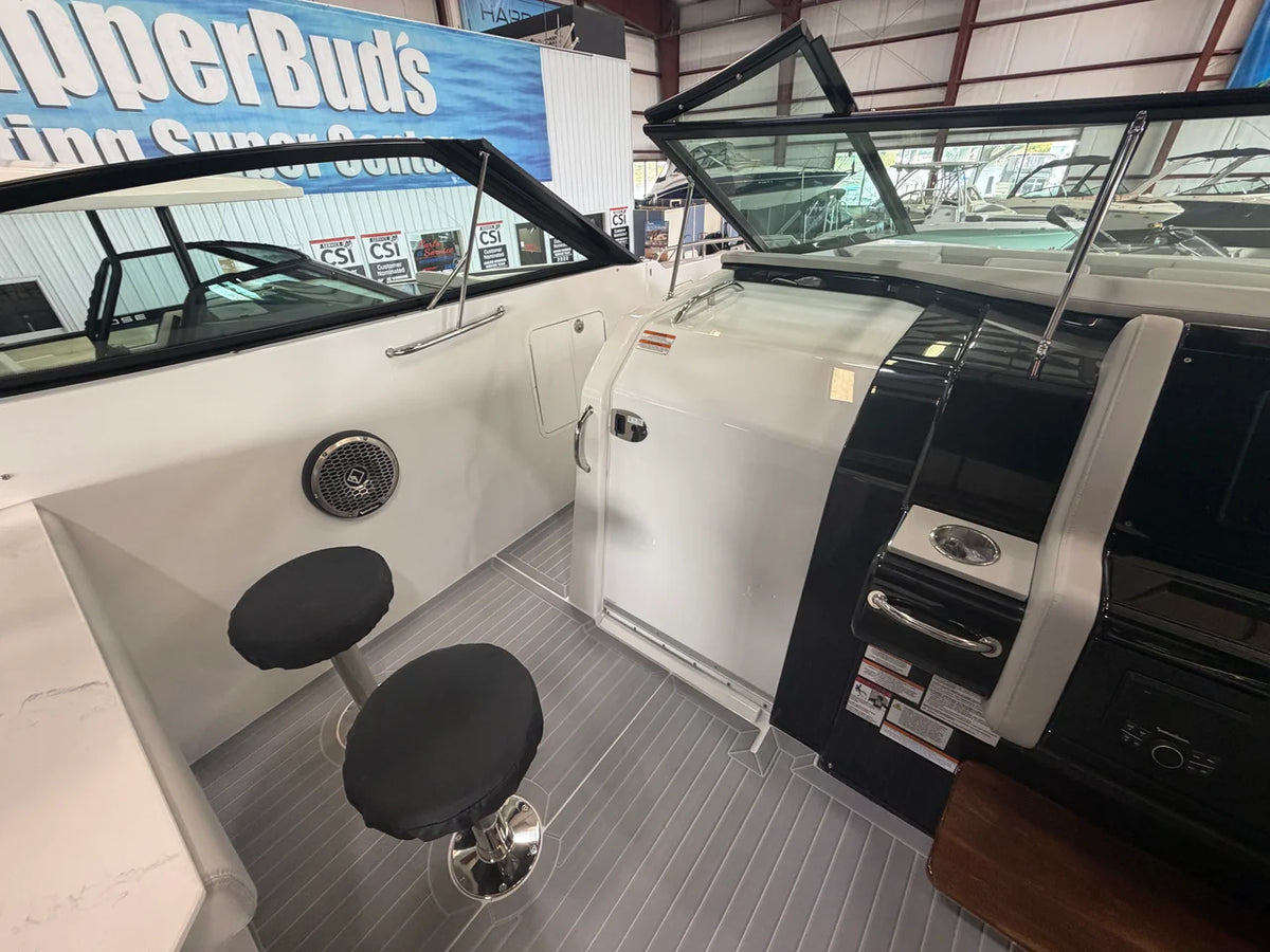 2027 Cruisers Yachts 38 GLS 38.0 feet, Grand Haven, MI #5