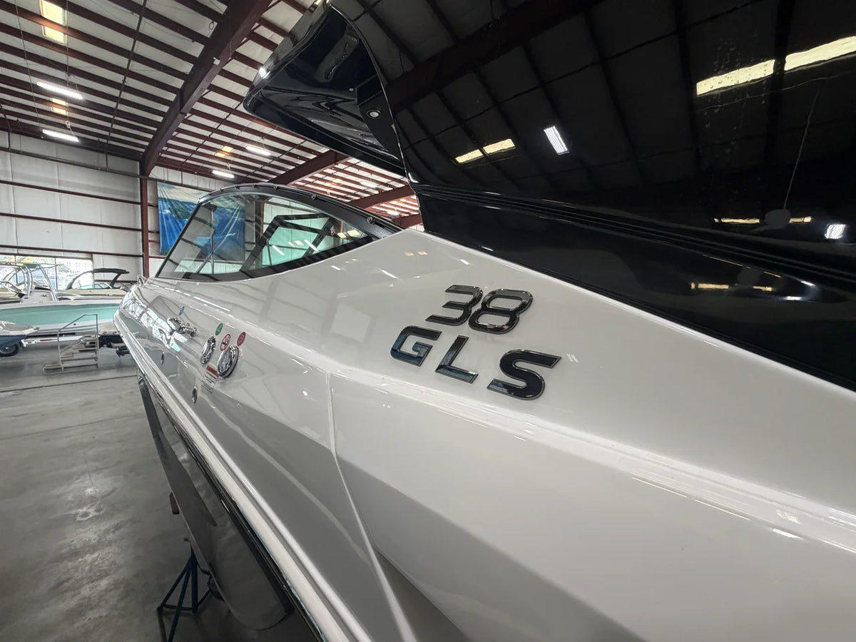 2027 Cruisers Yachts 38 GLS 38.0 feet, Grand Haven, MI #6
