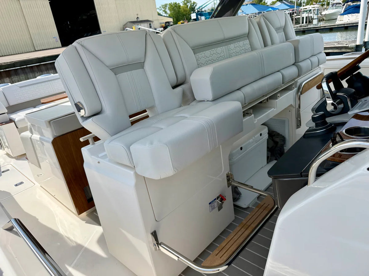 2027 Tiara Yachts 43LS 43.0 feet, Harrison Township, MI #14
