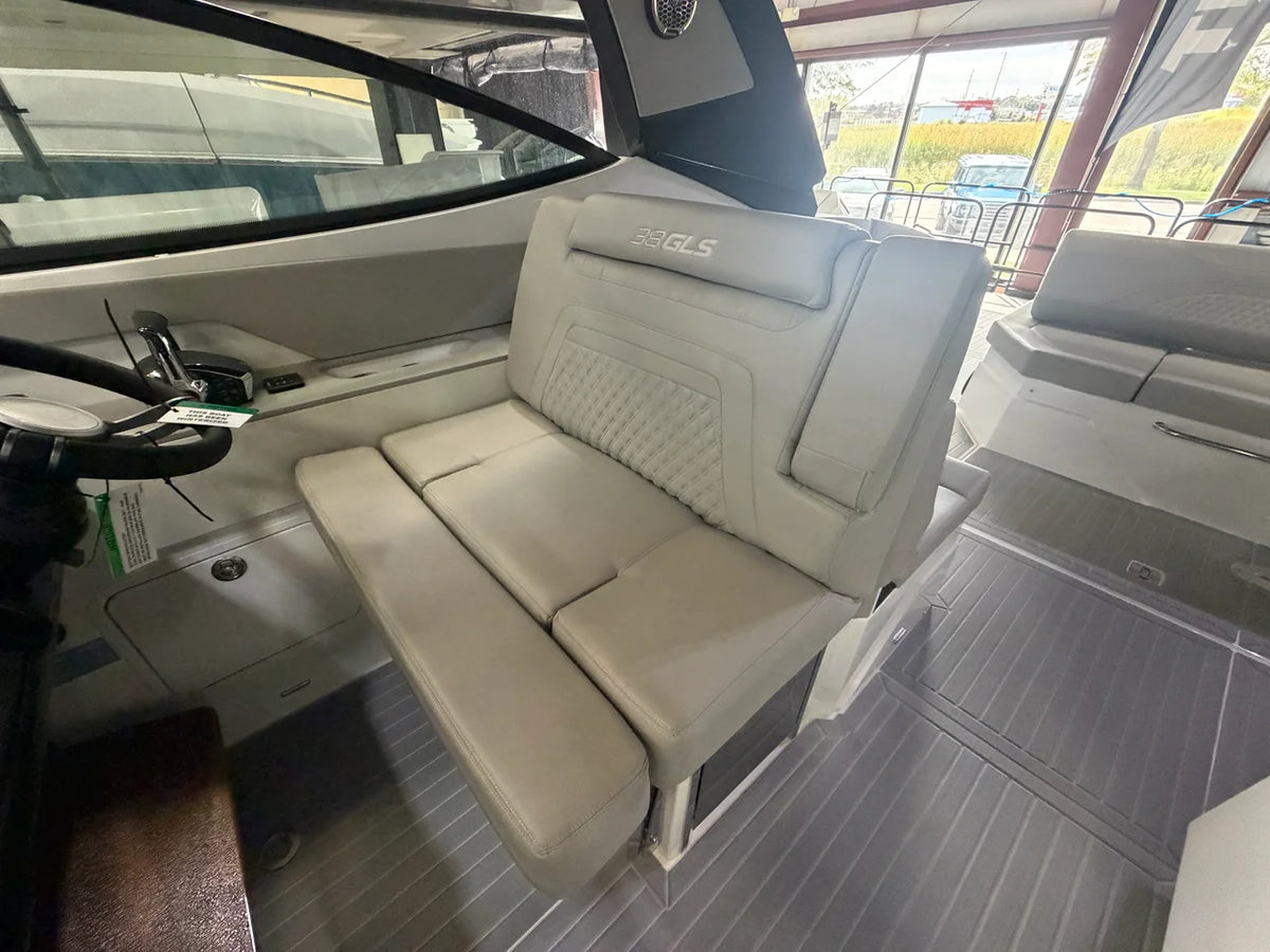 2027 Cruisers Yachts 38 GLS 38.0 feet, Grand Haven, MI #39
