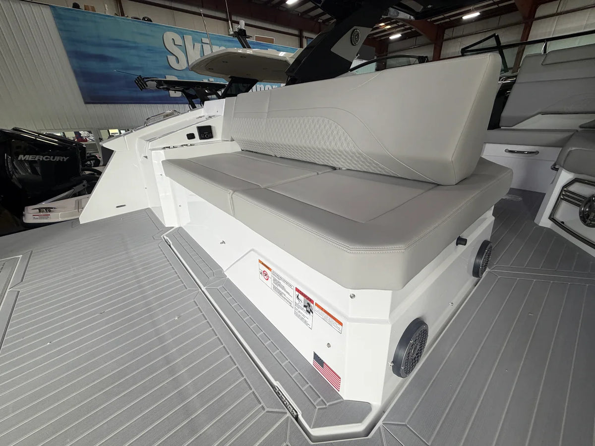 2027 Cruisers Yachts 38 GLS 38.0 feet, Grand Haven, MI #24