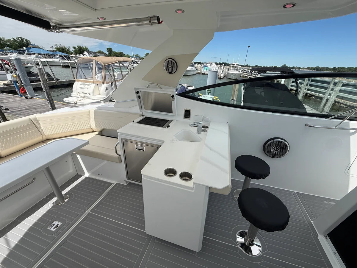 2027 Cruisers Yachts 38 GLS Outboard 38.0 feet, Harrison Township, MI #17