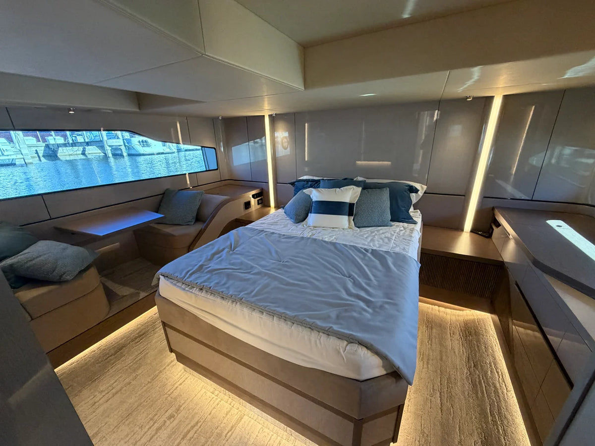 2026 Cruisers Yachts 57 FLY 57.0 feet, Grand Haven, MI #9