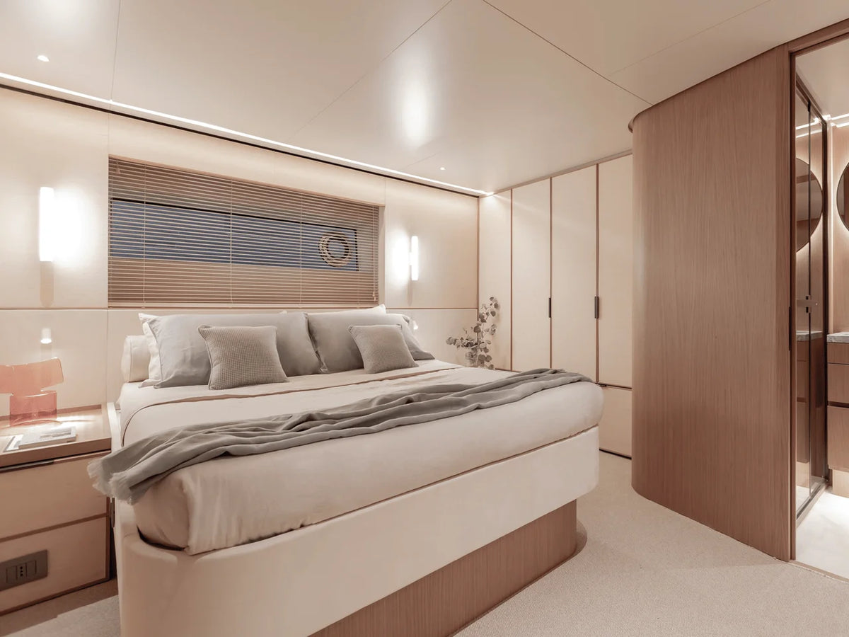 2027 Azimut Seadeck 7 71.0 feet, Inuvik, Northwest Territories #9