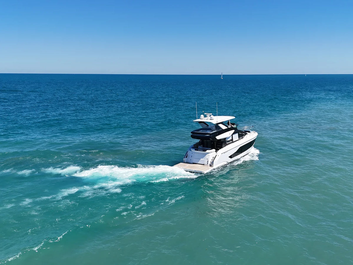 2026 Cruisers Yachts 57 FLY 57.0 feet, Grand Haven, MI #3