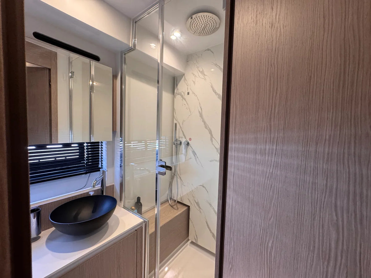2025 Azimut 53 FLY 53.0 feet, Pewaukee, WI #34