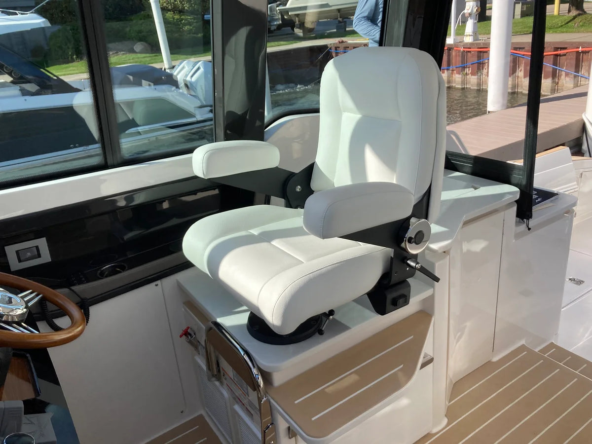 2027 Tiara Yachts 39LE 39.0 feet, Harrison Township, MI #21