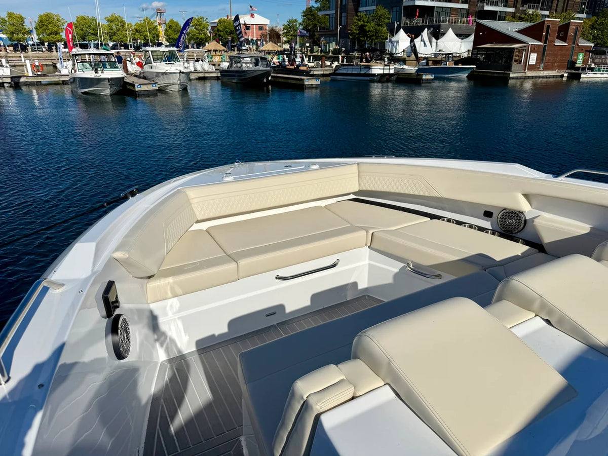 2027 Cruisers Yachts 38 GLS Outboard 38.0 feet, Harrison Township, MI #28