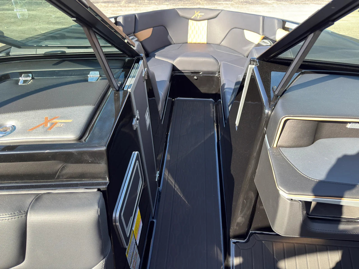 2027 Mastercraft XT23 23.0 feet, Pewaukee, WI #53