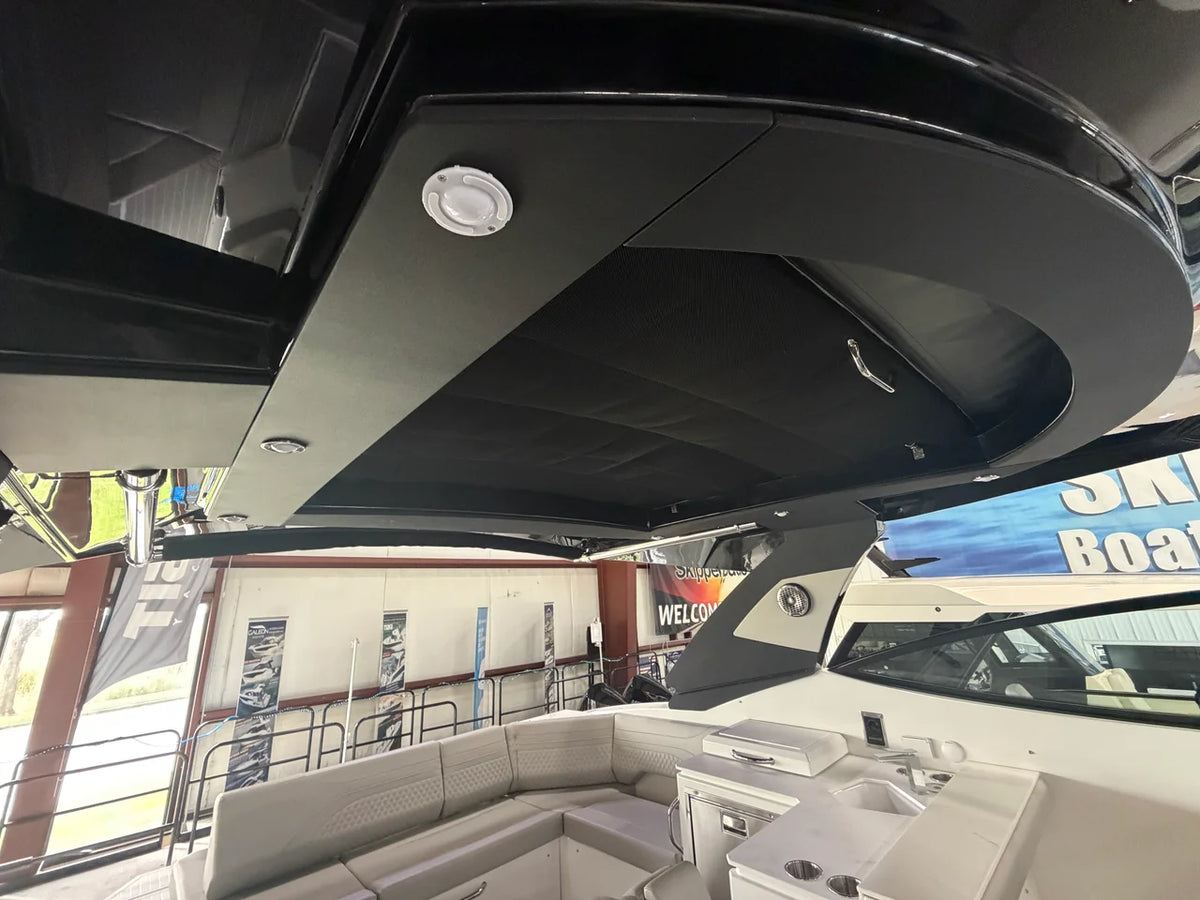 2027 Cruisers Yachts 38 GLS 38.0 feet, Grand Haven, MI #16