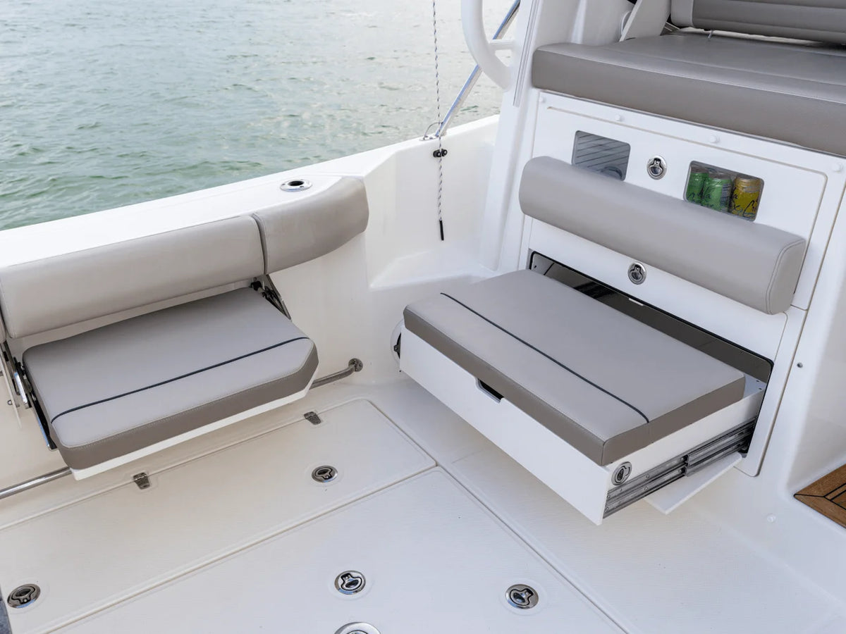 2027 Boston Whaler 365 Conquest 36.0 feet, Inuvik, Northwest Territories #68