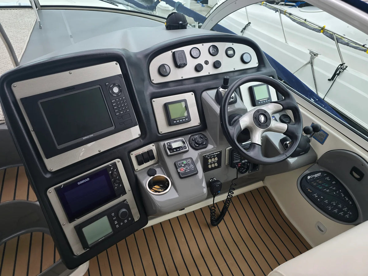 2005 Cruisers Yachts 420 EXPRESS 42.0 feet, Sturgeon Bay, WI #19
