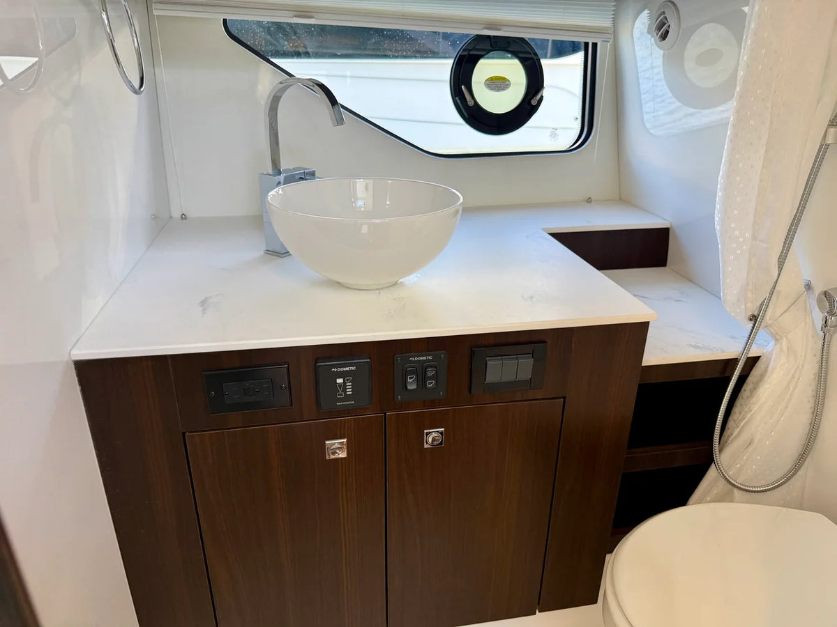 2027 Cruisers Yachts 38 GLS Outboard 38.0 feet, Harrison Township, MI #36
