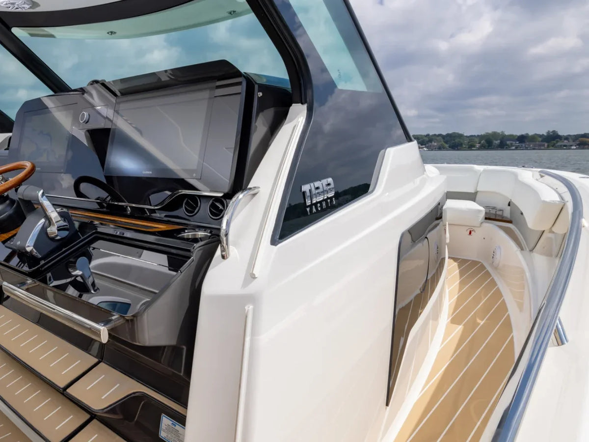 2027 Tiara Yachts 39 LS 39.0 feet, Inuvik, Northwest Territories #8