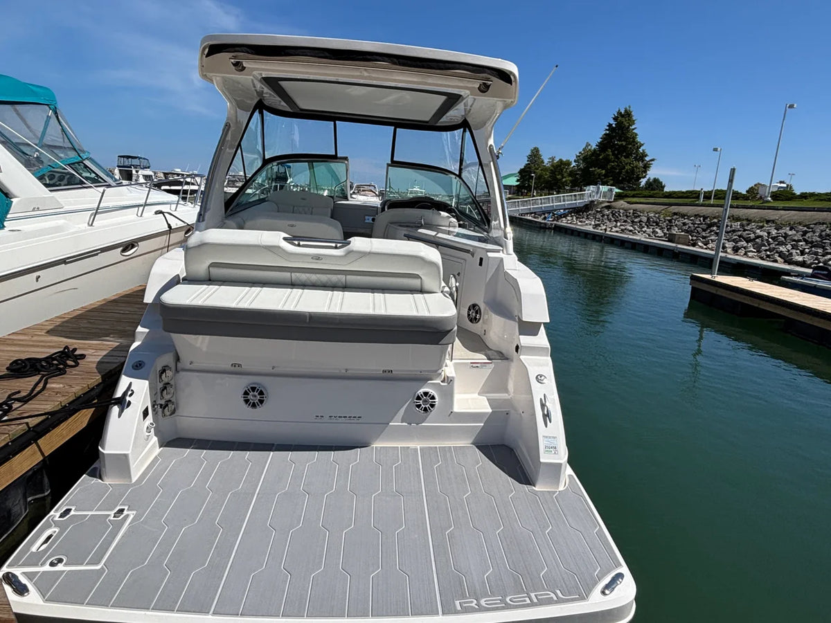 2024 Regal 33 EXPRESS 33.0 feet, Winthrop Harbor, IL #3