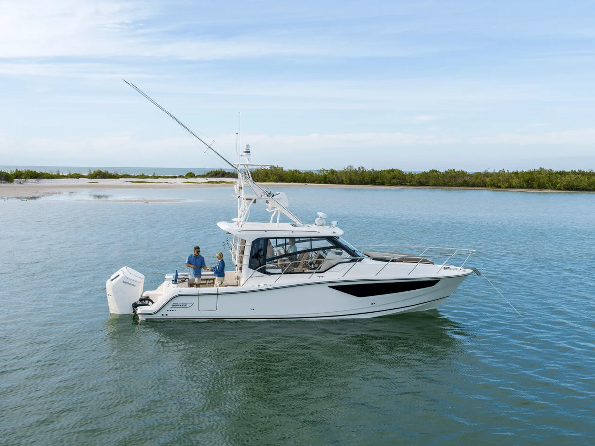 2027 Boston Whaler 365 Conquest 36.0 feet, Inuvik, Northwest Territories #18
