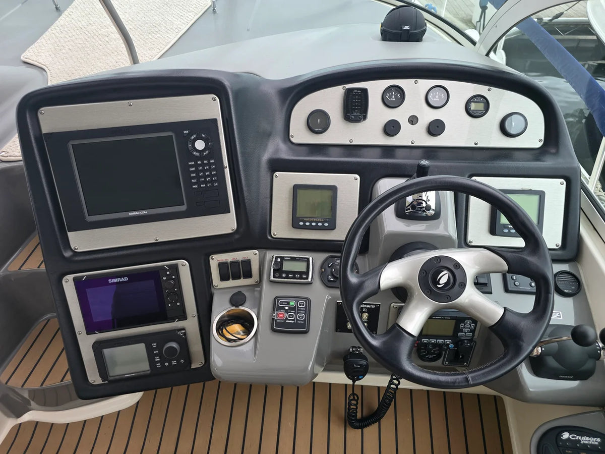 2005 Cruisers Yachts 420 EXPRESS 42.0 feet, Sturgeon Bay, WI #20