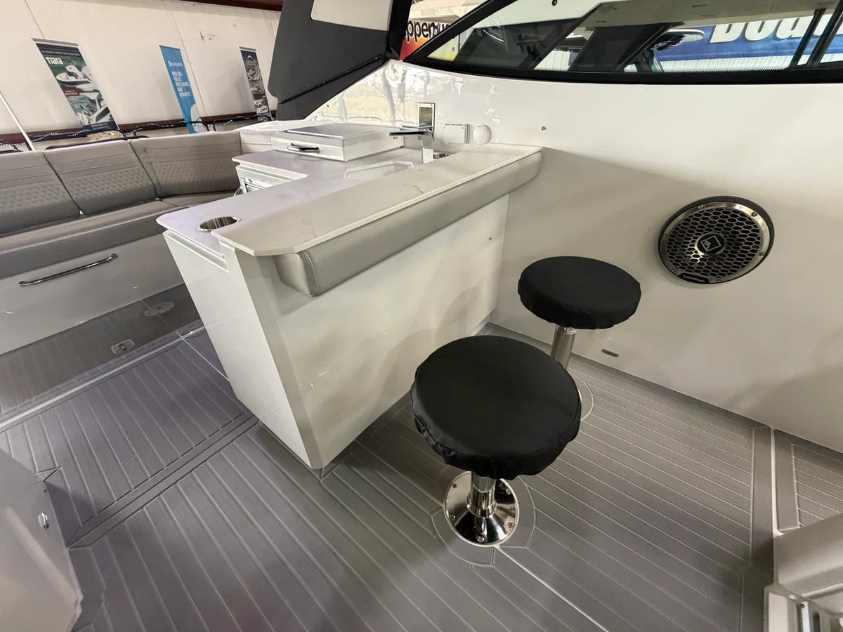 2027 Cruisers Yachts 38 GLS 38.0 feet, Grand Haven, MI #26