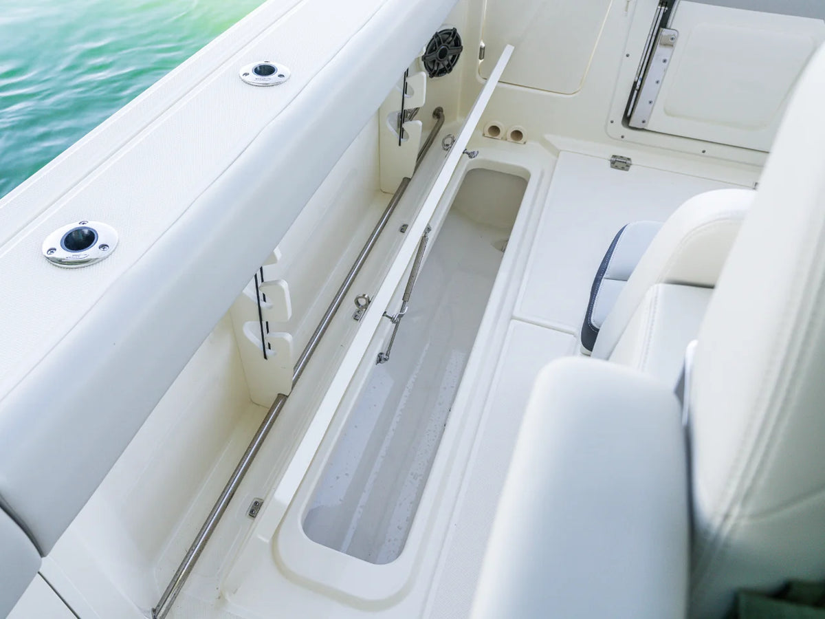 2027 Boston Whaler 330 Outrage 33.0 feet, Inuvik, Northwest Territories #19
