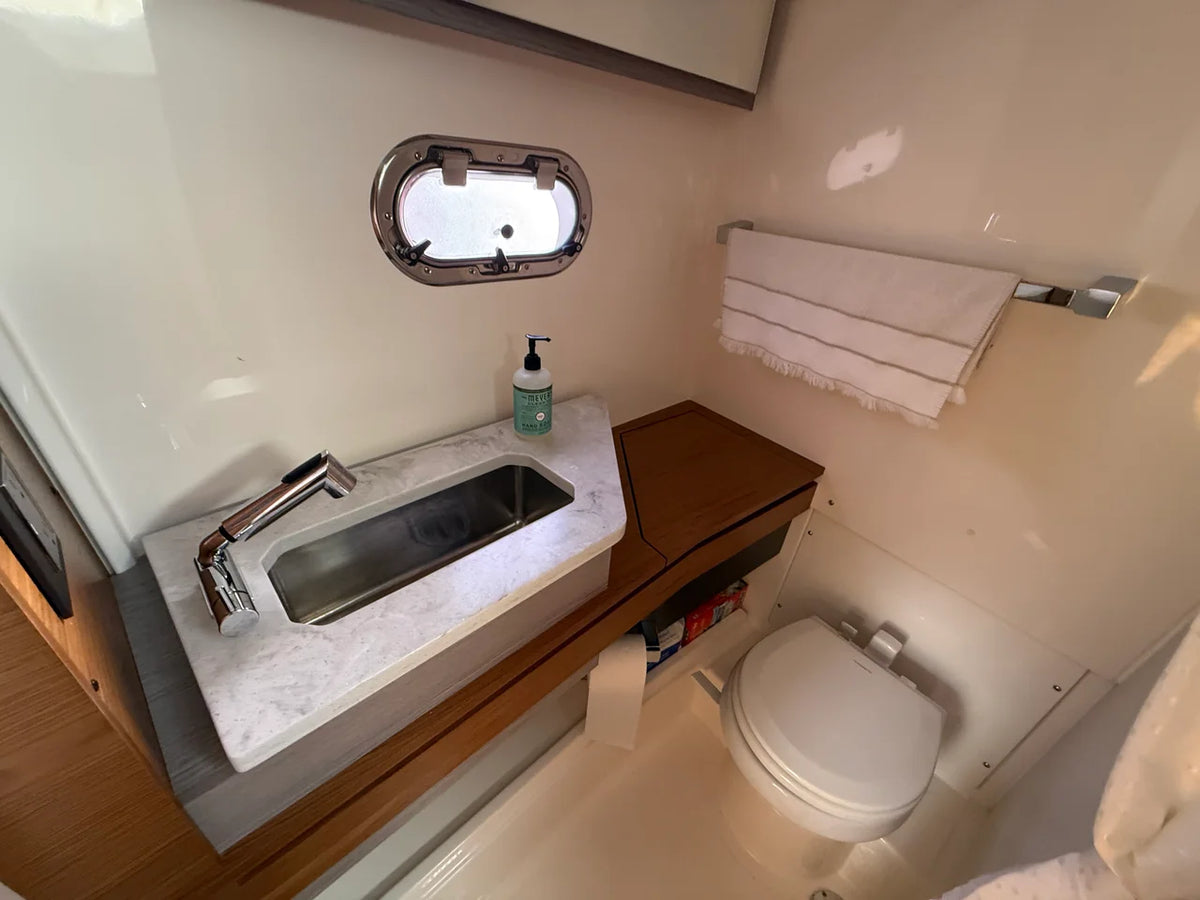 2025 Tiara Yachts 34LS 34.0 feet, Marblehead, OH #38