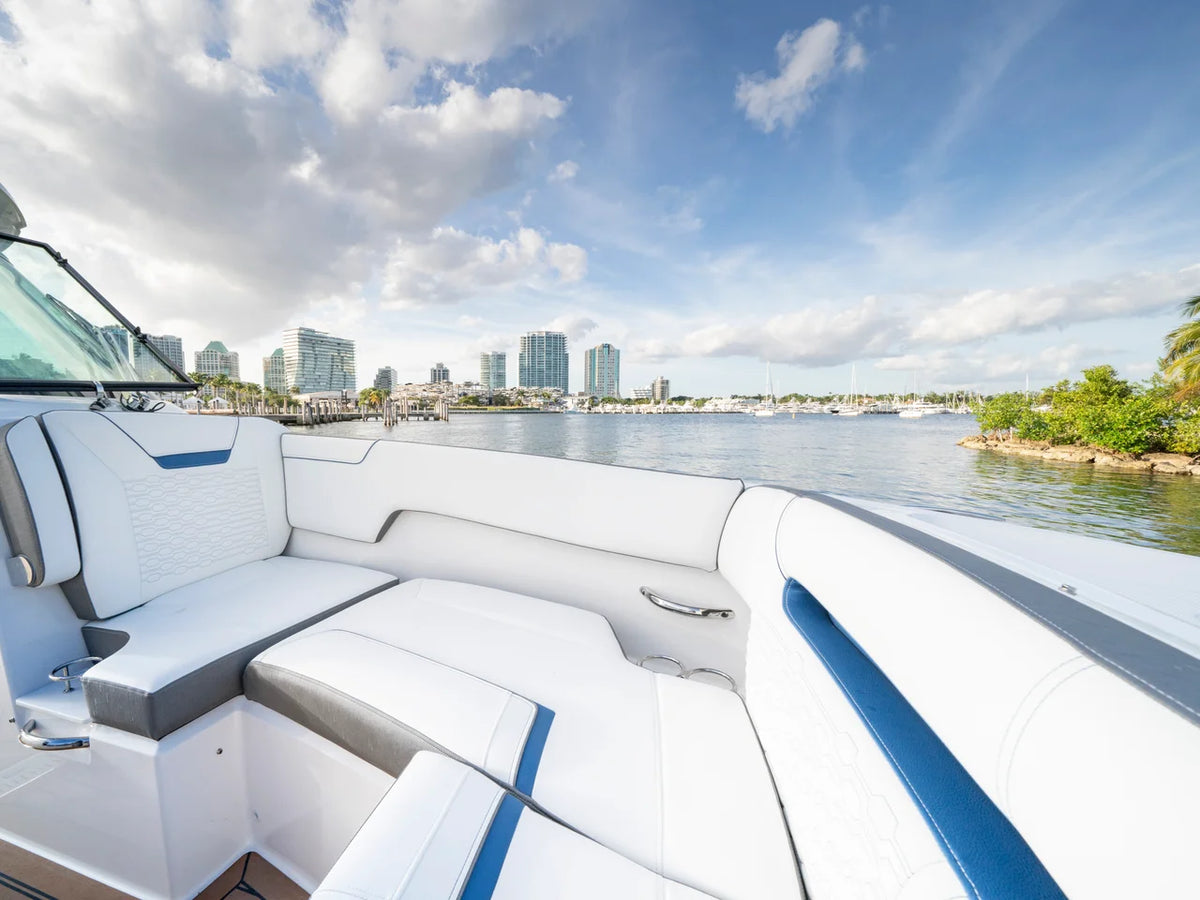 2027 Tiara Yachts 34 LX 34.0 feet, Inuvik, Northwest Territories #4
