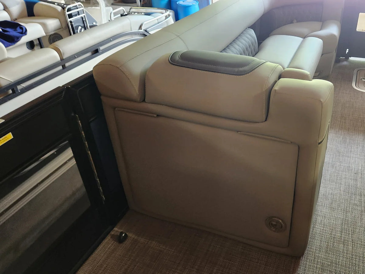 2023 Barletta LUSSO 25UC 25.0 feet, Fenton, MI #26