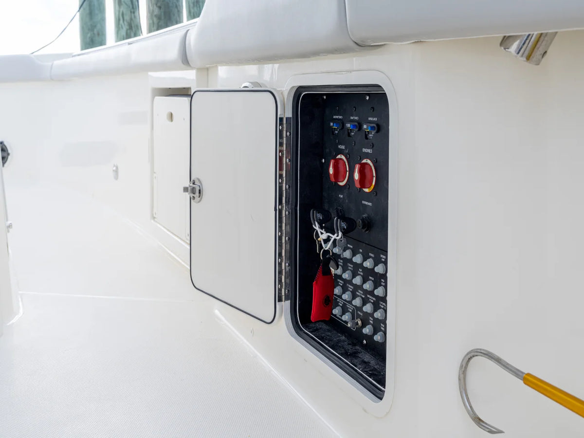 2027 Boston Whaler 330 Outrage 33.0 feet, Inuvik, Northwest Territories #30