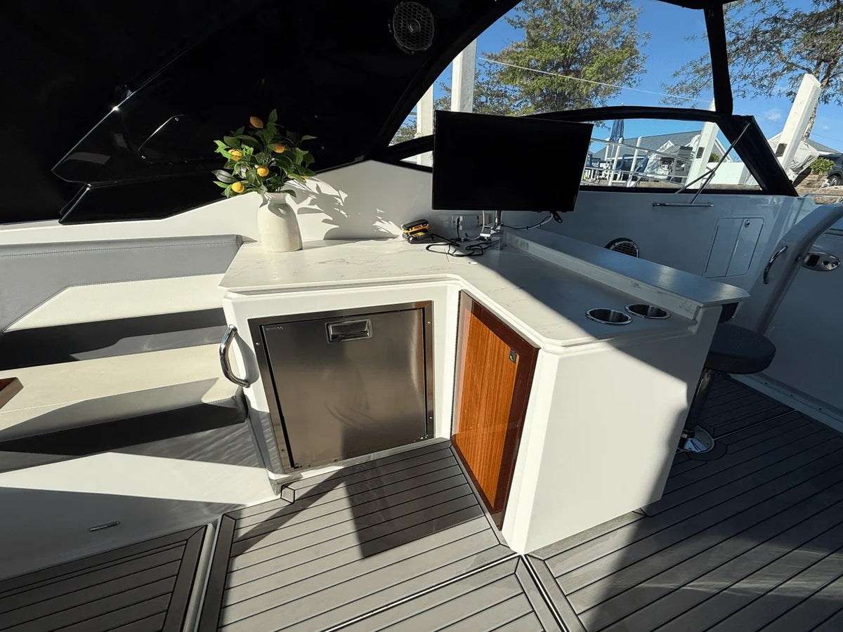 2020 Cruisers Yachts 38 GLS 38.0 feet, Grand Haven, MI #11