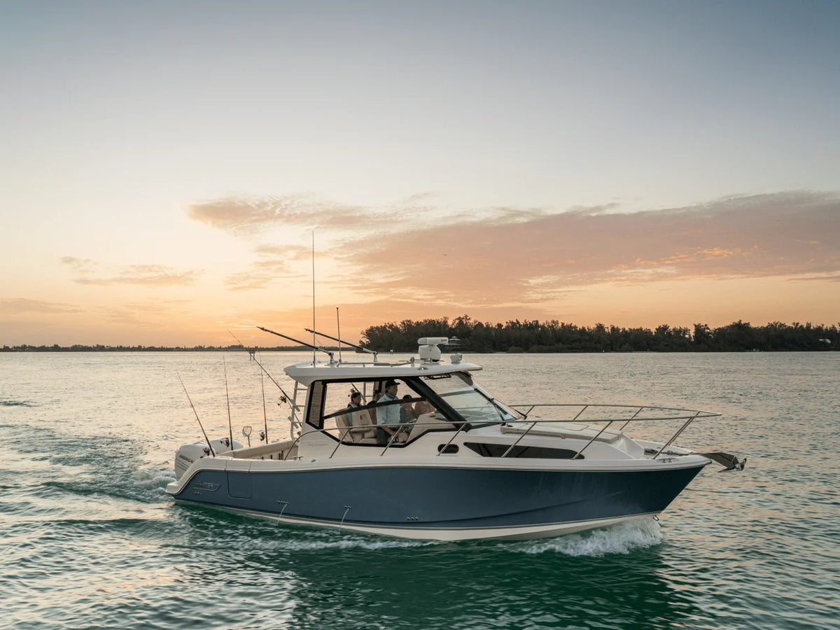 2027 Boston Whaler 325 Conquest 32.0 feet, Inuvik, Northwest Territories #6