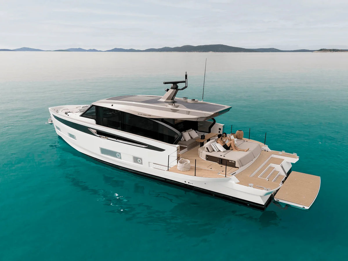 2027 Azimut Seadeck 6 56.583 feet, Inuvik, Northwest Territories #4