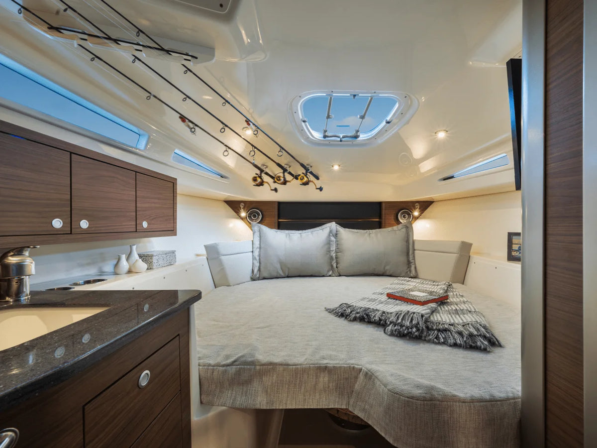 2027 Boston Whaler 325 Conquest 32.0 feet, Inuvik, Northwest Territories #40