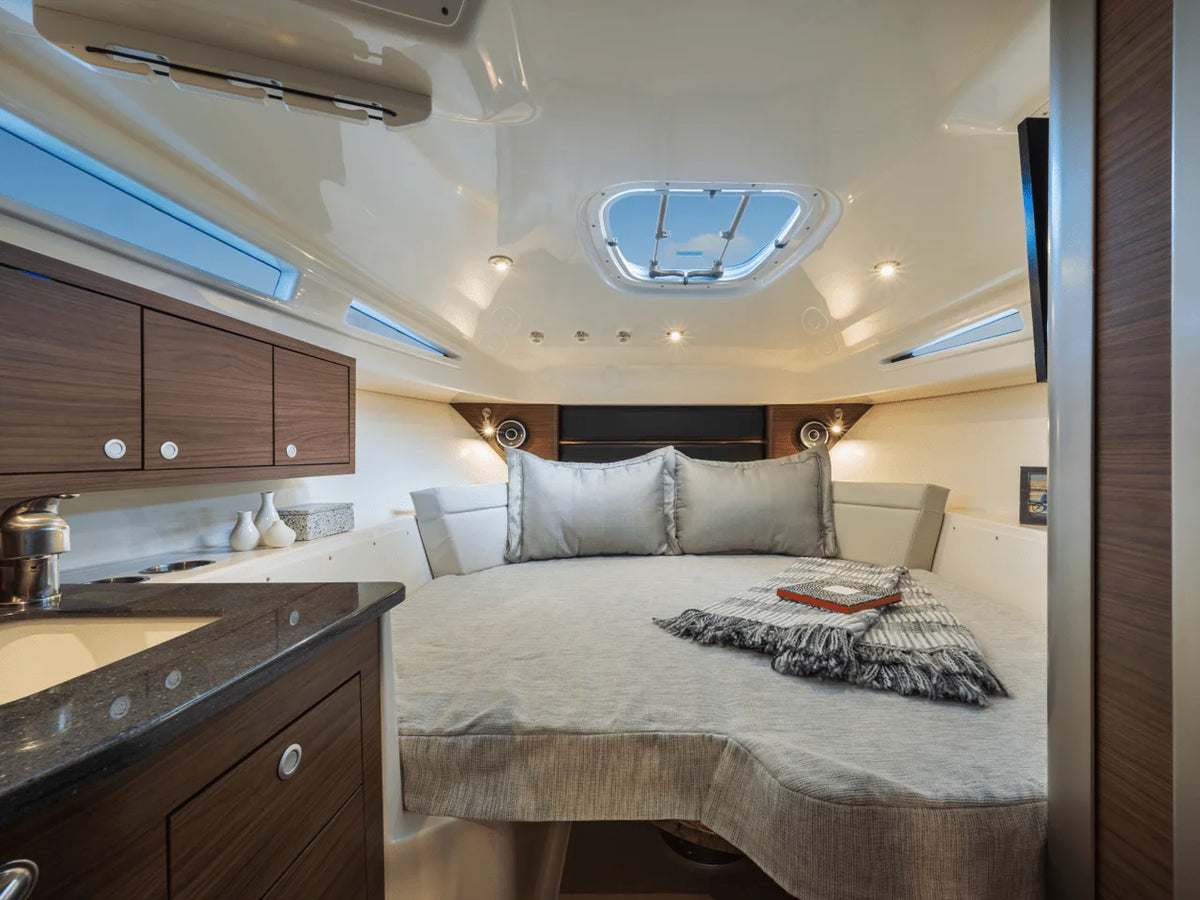2027 Boston Whaler 325 Conquest 32.0 feet, Inuvik, Northwest Territories #39
