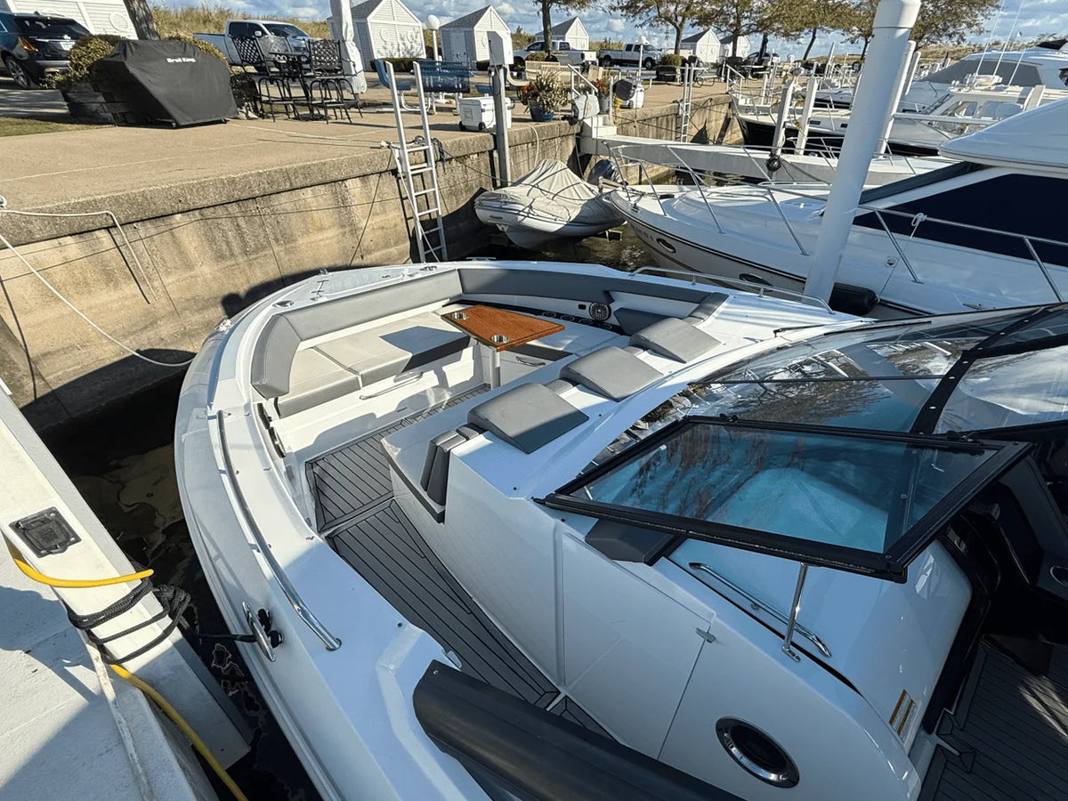 2020 Cruisers Yachts 38 GLS 38.0 feet, Grand Haven, MI #3