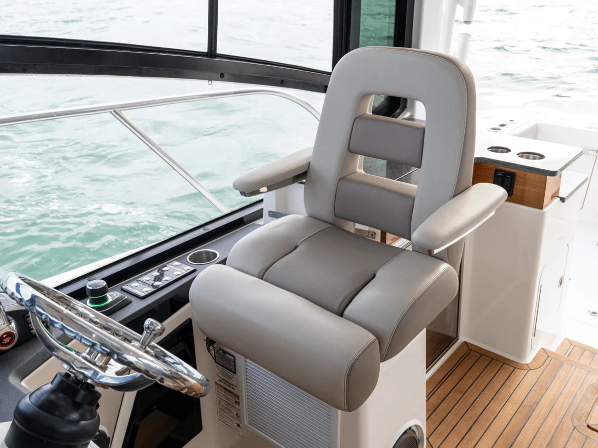 2027 Boston Whaler 365 Conquest 36.0 feet, Inuvik, Northwest Territories #83
