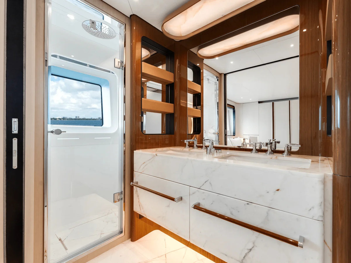 2027 Azimut Grande 36M 115.0 feet, Inuvik, Northwest Territories #18