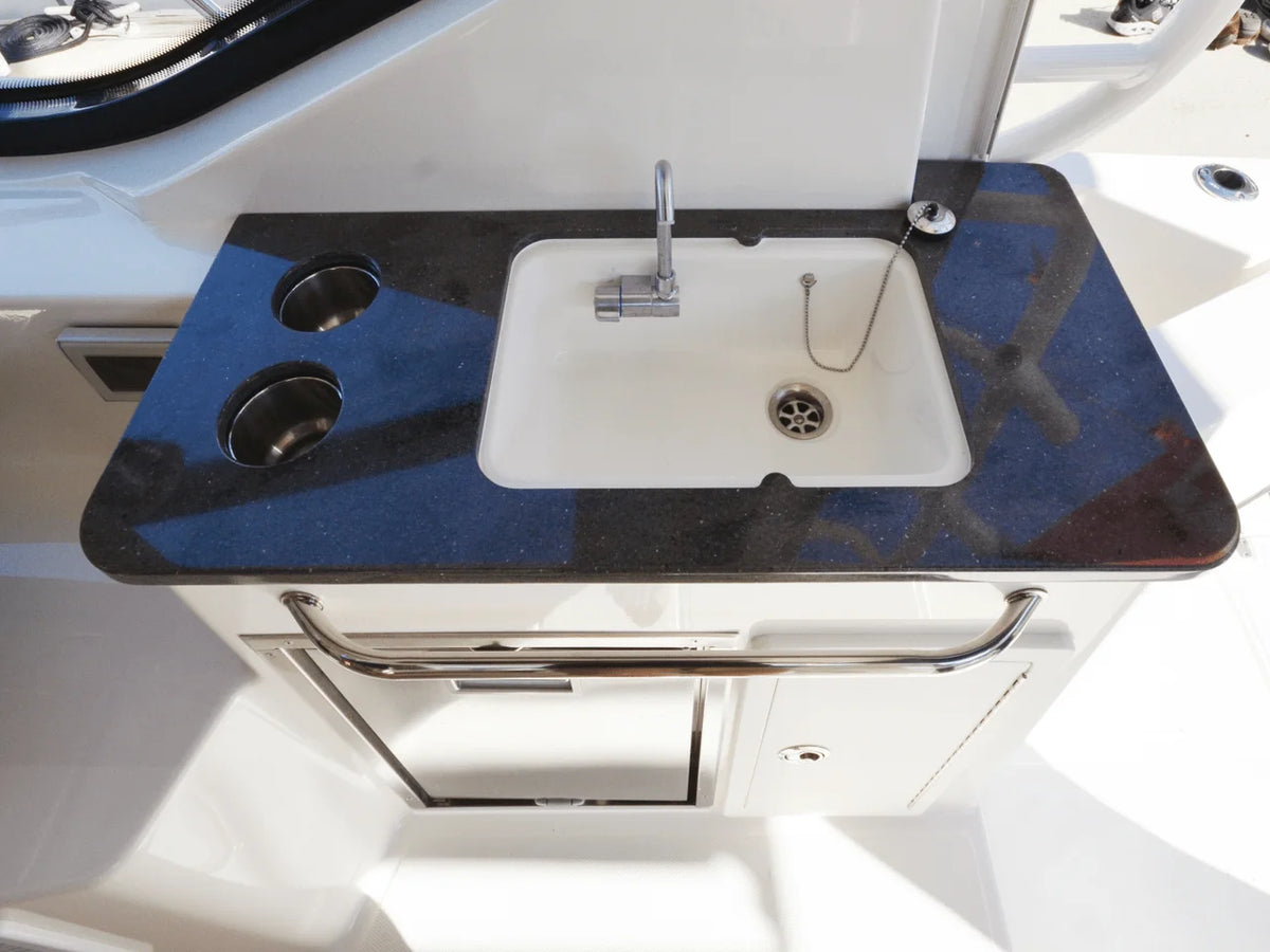 2027 Boston Whaler 325 Conquest 32.0 feet, Inuvik, Northwest Territories #52