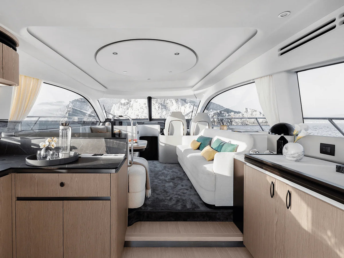 2027 Azimut Fly 53 55.0 feet, Inuvik, Northwest Territories #36
